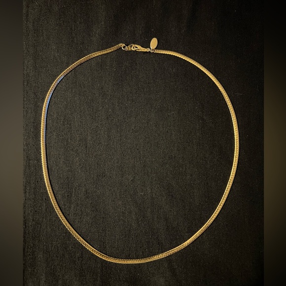 American Showcase Chain - Picture 2 of 6